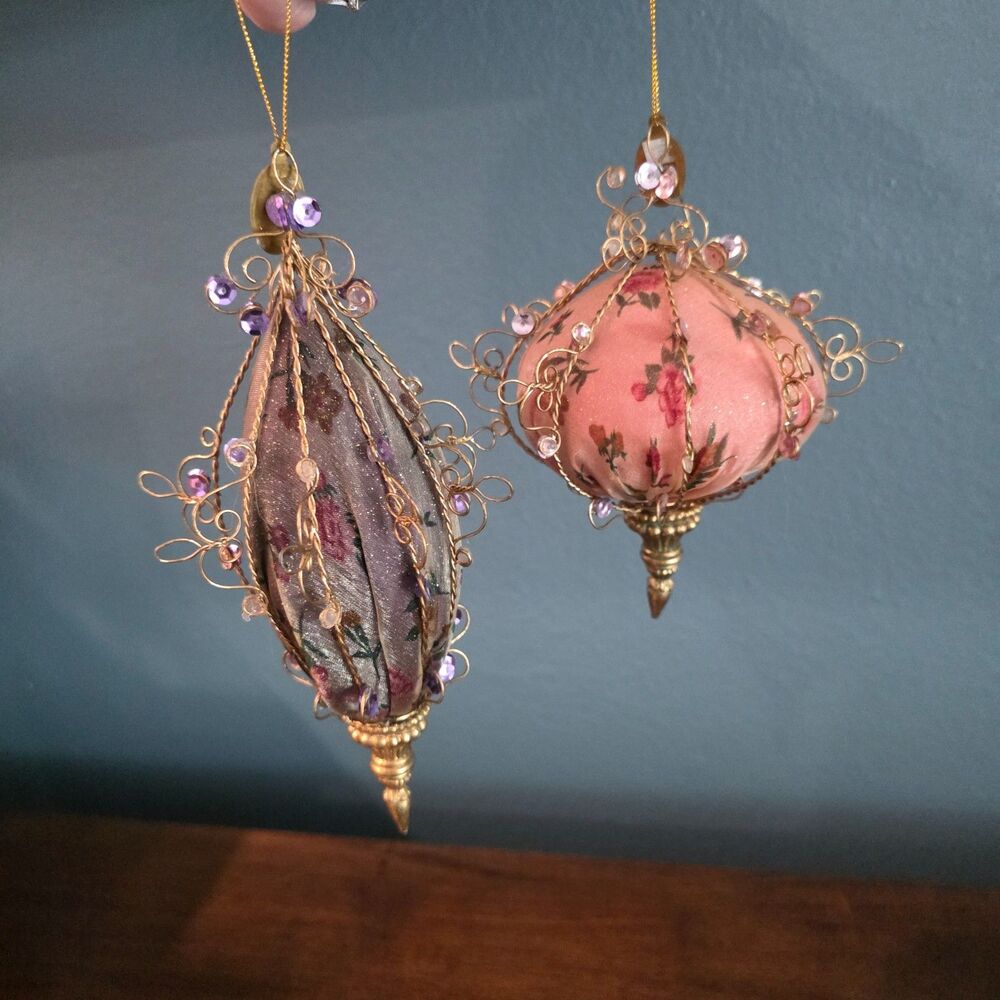 2 Vintage Victorian Wired Finial Floral Ornaments Katherine’s Collection Gold